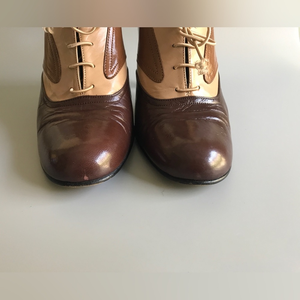 Stuart Weitzman Colorblock Laceup Pump Thailand Style: Dry Kid Size: 7 M - Picture 4 of 13